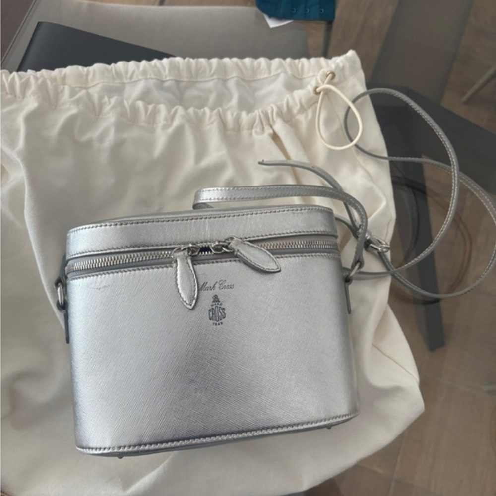 *Mark Cross* Elegant Silver Vanity Crossbody Bag
